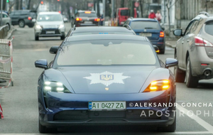 С первого взгляда автомобиль можно принять за полицейский