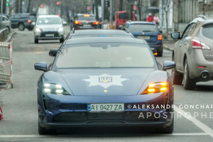 С первого взгляда автомобиль можно принять за полицейский
