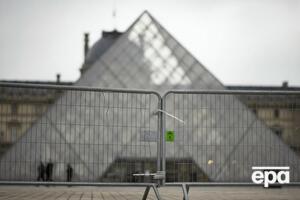 Лувр был закрыт из-за вспышки COVID-19