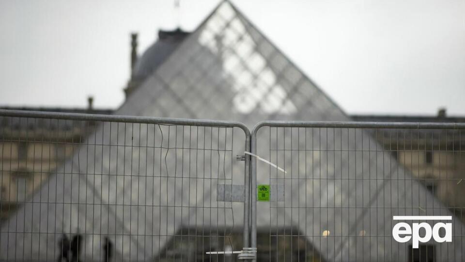 Лувр был закрыт из-за вспышки COVID-19