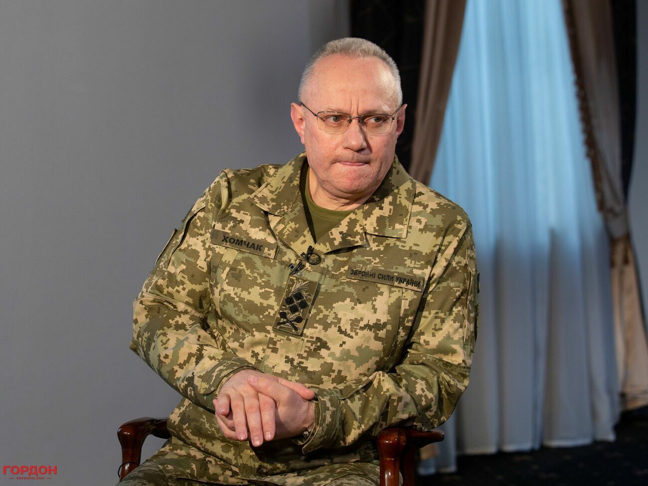 Хомчак розповів, що в нього був штатний пістолет