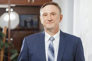 Якщо ЦВК визнає результати, 50-річний Андрій Аксьонов стане народним депутатом Верховної Ради