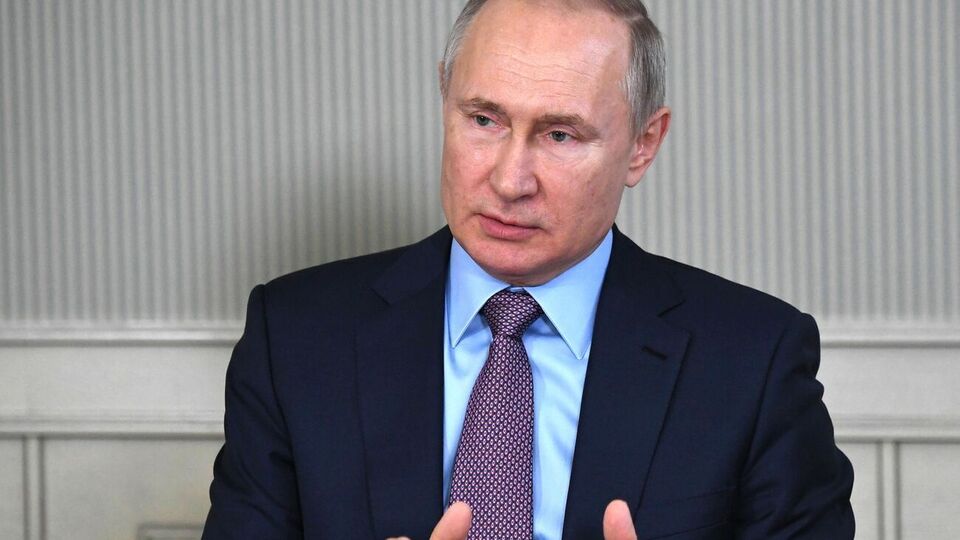 Путін не витрачатиме час на соцмережі, вважає його спікер