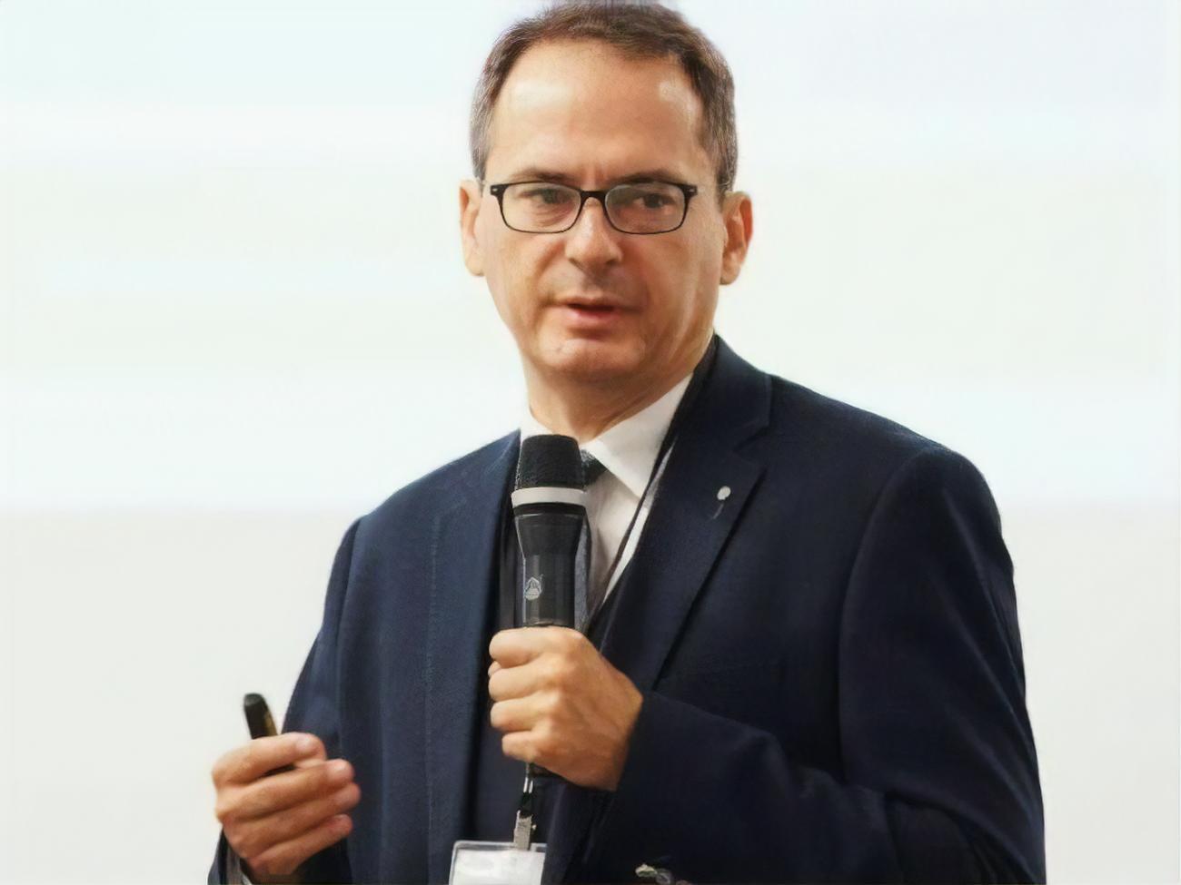 Большинство раскрытых шпионов теряют работу – они не могут работать под прикрытием, поэтому бесполезны