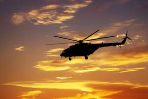 За попередньою інформацією, вертоліт упав із висоти приблизно 90 м