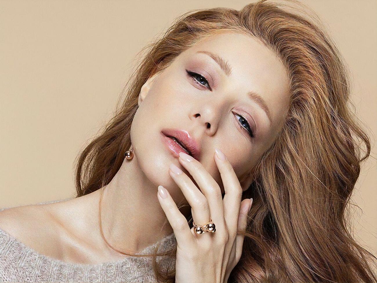 Тина Кароль сняла эпатажное видео