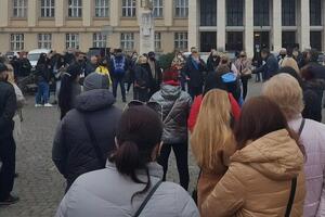 На акцию протеста вышло порядка 50 человек