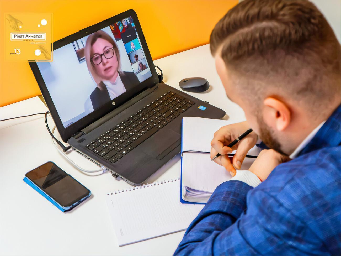 Член Наблюдательного совета Фонда Рината Ахметова Елена Литвинова&nbsp;рассказала, что в реализации других проектов будут использоваться те же принципы, что и в "Продуктовой помощи населению"