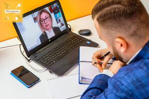 Член Наблюдательного совета Фонда Рината Ахметова Елена Литвинова рассказала, что в реализации других проектов будут использоваться те же принципы, что и в "Продуктовой помощи населению"