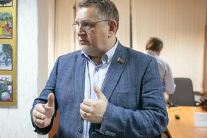 Если мероприятие несанкционированное, то любой журналист, находящийся там, уже не журналист, считает Давыдько