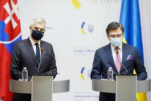 Корчок (на фото зліва) зауважив, що нещодавно був у Києві