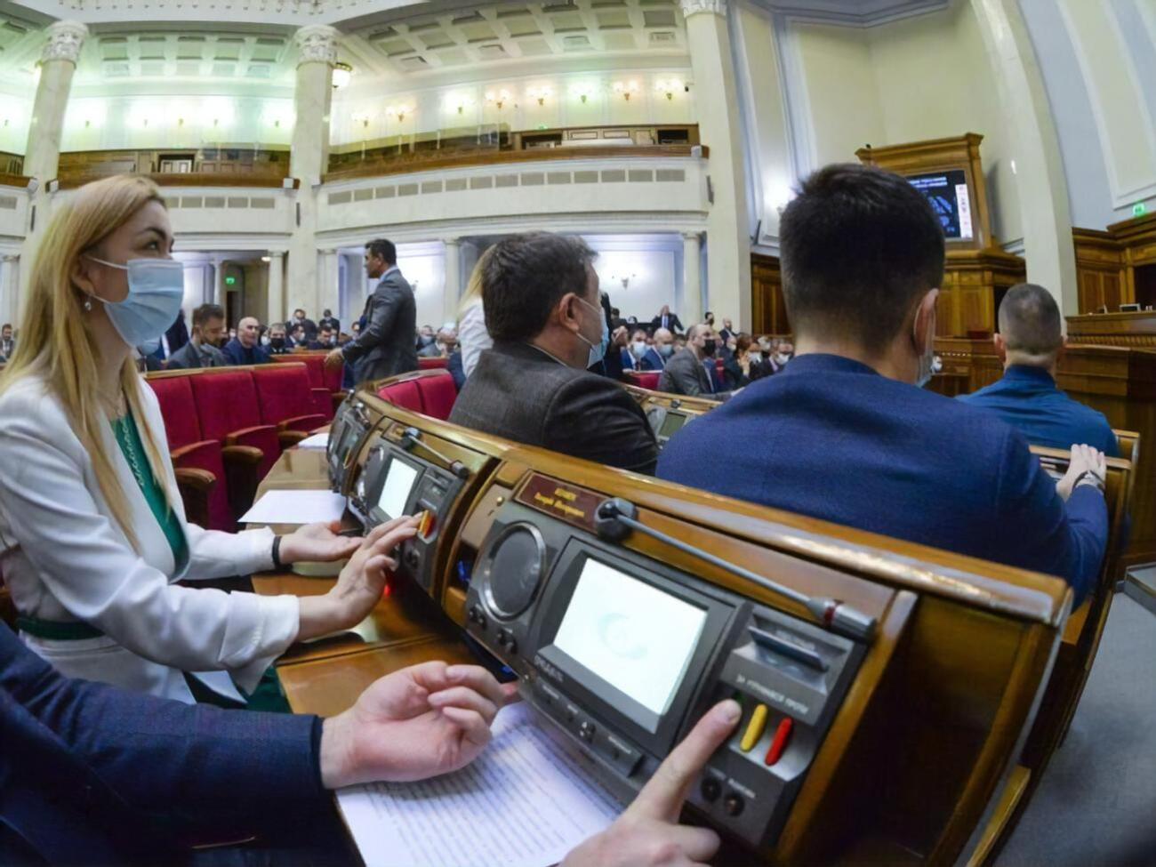 Голосування відбувалося з використанням сенсорної кнопки