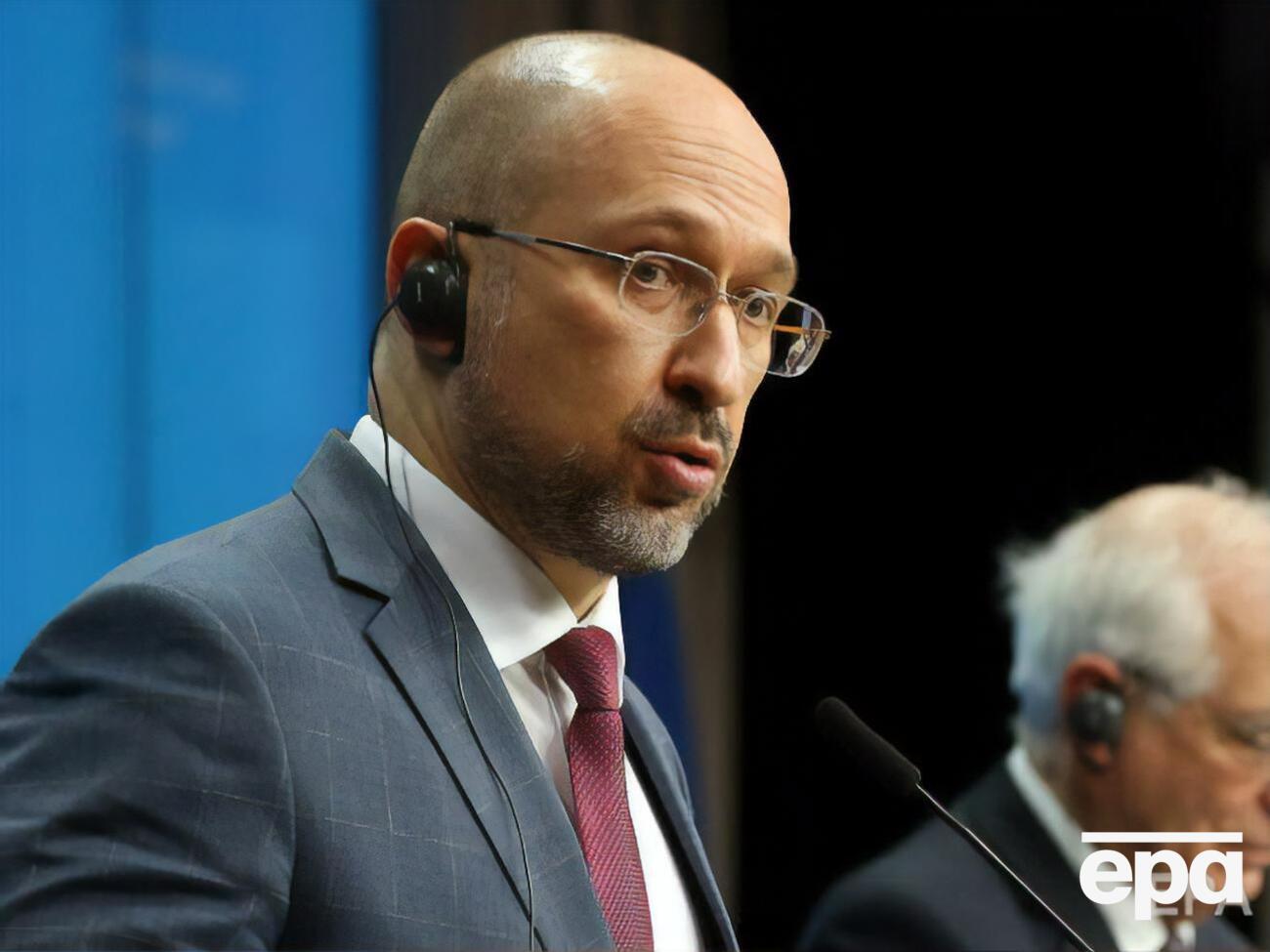 Шмигаль зазначив, що країни, населення яких активно вакцинується проти коронавірусу, швидше за інших повернуться до нормального життя