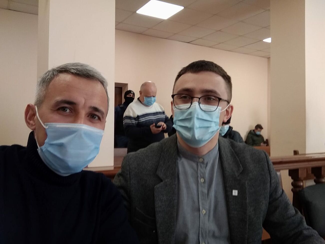 Демчука (слева) и Стерненко (справа) 23 февраля признали виновным по делу о похищении человека, оба арестованы