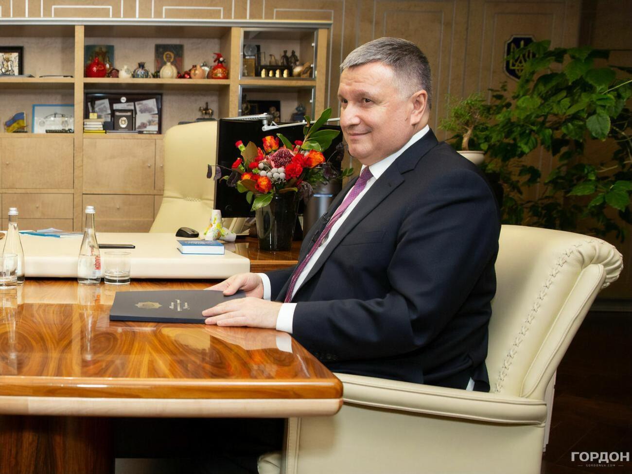 Аваков&nbsp;затруднился с ответом на вопрос, возможно ли инициировать запрет на вещание российских пропагандистских каналов в других странах