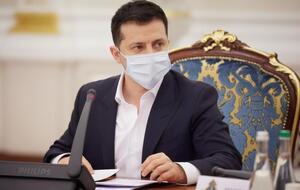 Зеленский вернул в Раду подписанный закон