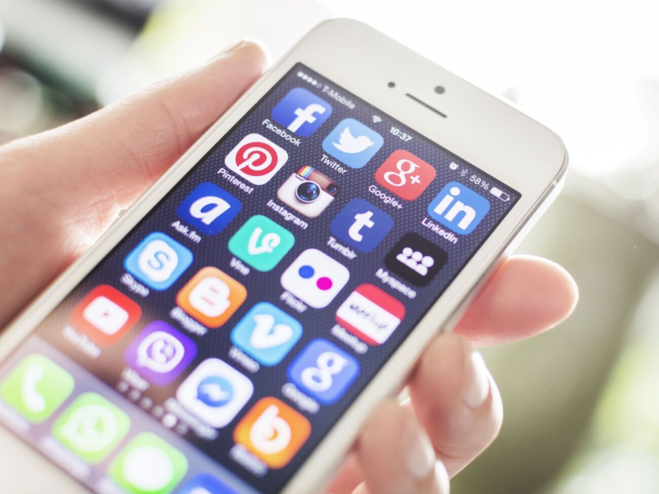 Онлайн-канали довіри для дітей і підлітків будуть створювати в соцмережах