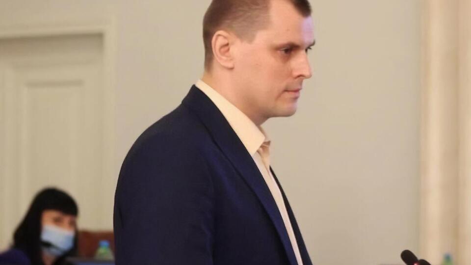 Дорошенко пояснив, що виступав російською, оскільки розхвилювався і не міг донести свою думку українською