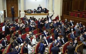 Согласно результатам опроса, в парламент проходят семь партий