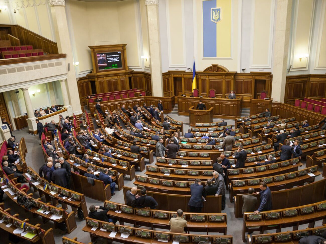 Згідно з результатами опитування КМІС, до Верховної Ради проходить п'ять партій