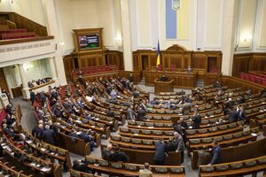 Згідно з результатами опитування КМІС, до Верховної Ради проходить п'ять партій