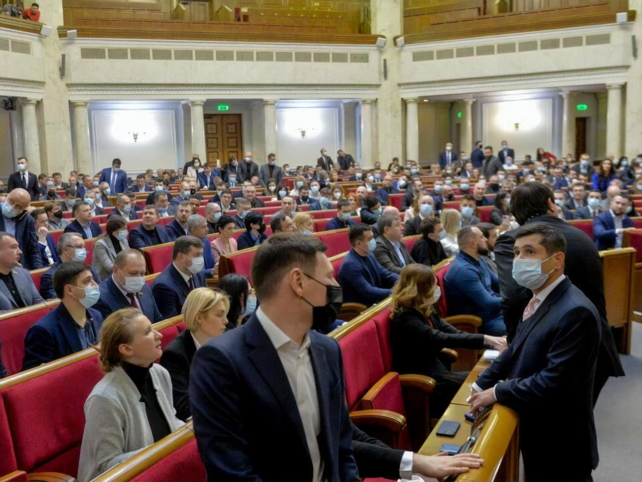 Рада приняла закон 5 марта