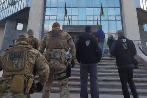 Дії посадових осіб могли завдати шкоти обороноздатності держави, вважають у СБУ