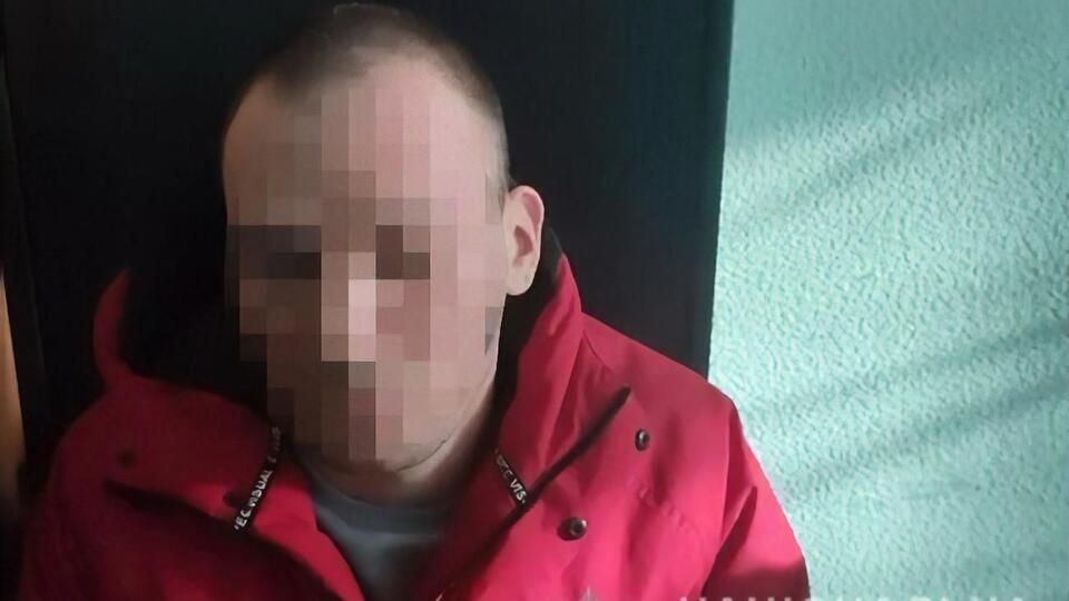 Правоохоронці з'ясували, що чоловік працював в одному з навчальних закладів Києва
