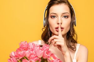 Українські співаки допоможуть створити святковий настрій