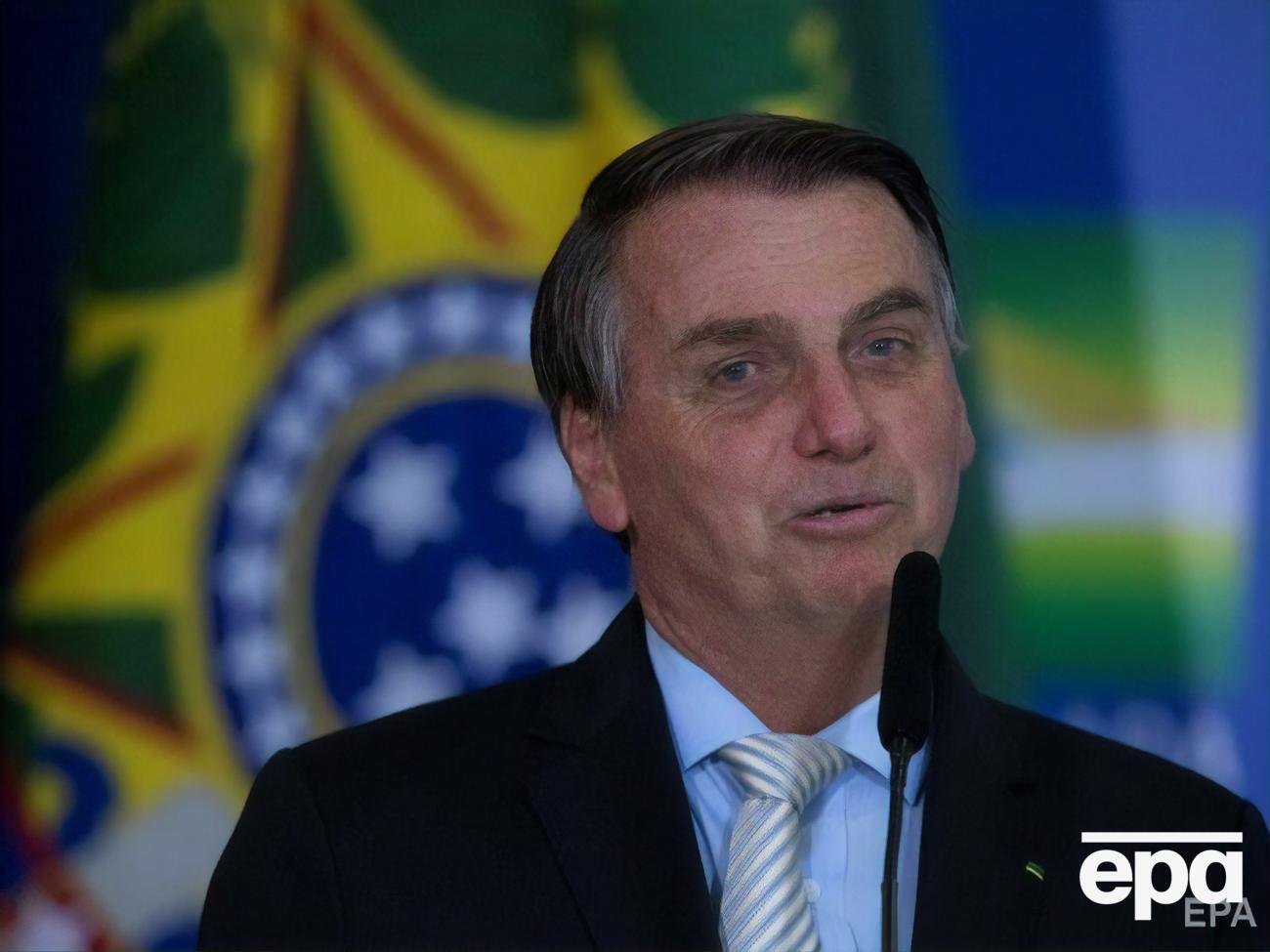 Болсонару неодноразово критикував будь-які обмежувальні заходи щодо боротьби з пандемією коронавірусу