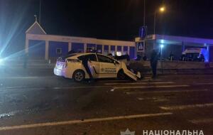 Інспектор поліції в Одеській області керував службовим автомобілем Toyota Prius