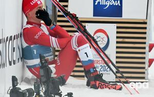 "РИА Новости" утверждают, что Большунов после финиша заплакал