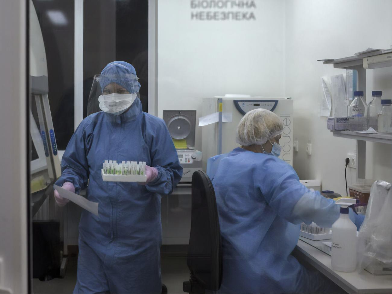 В Україні підтвердили понад 1,4 млн випадків COVID-19