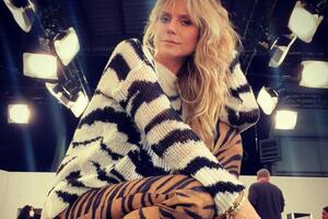 Клум показала книгу, которую читала на выходных