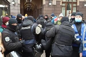 Затримували тих, хто заважав жінкам