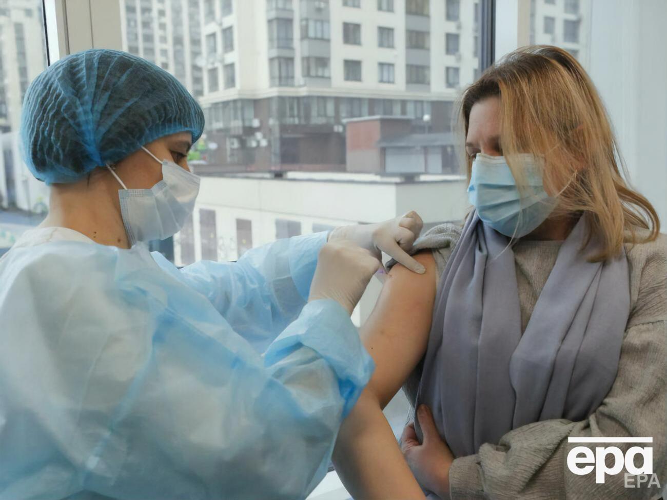 По данным Минздрава, в Украине с начала кампании вакцинации привито 17 947 человек