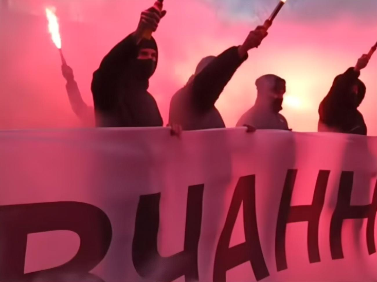 На акции зажгли файеры