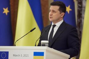 Зеленский: Информационно Украину атакуют не только извне, но и изнутри