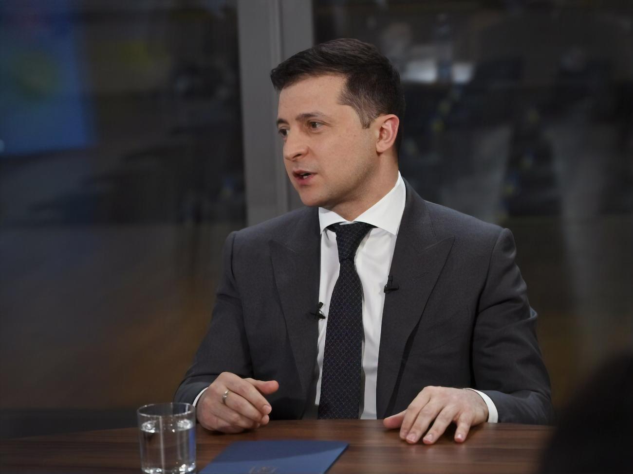 Зеленский заявил, что украинцы должны уметь с&nbsp;детства распознавать пропаганду и фейки