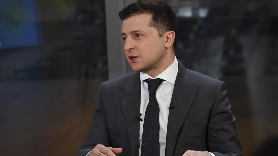 Зеленский заявил, что украинцы должны уметь с детства распознавать пропаганду и фейки