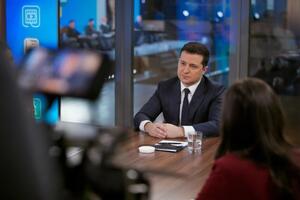 Владимир Зеленский: Я считаю, что если люди со здравым смыслом, это не должно влиять