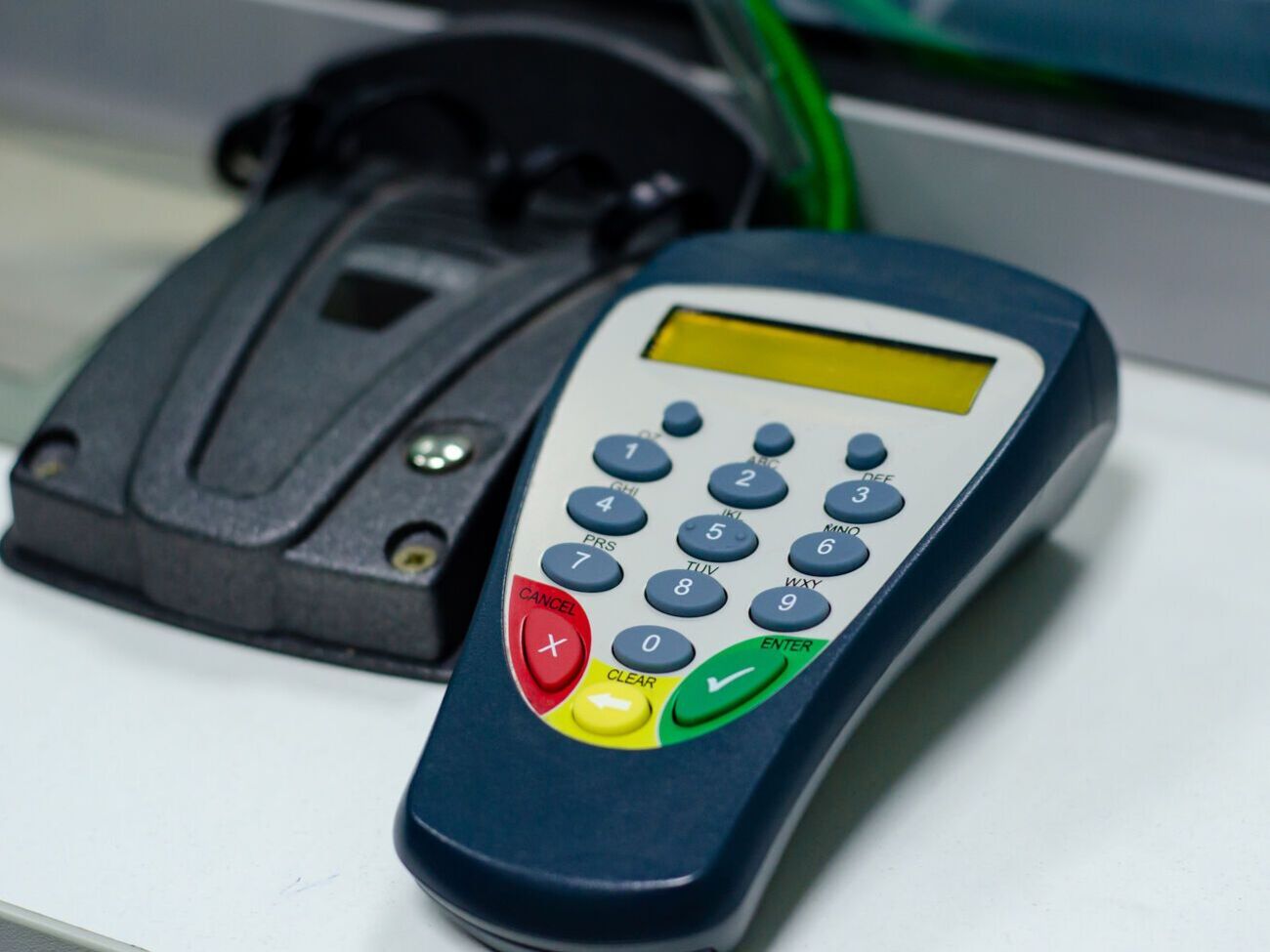 В Італії, Бельгії, Австрії, Франції, Німеччині, Латвії та Болгарії ставки міжбанківського збору становлять від 0,2% до 0,3%, зазначив експерт