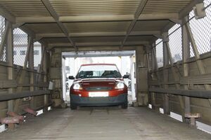Грузовместимость одного вагона для перевозки автомобилей – 12 тонн