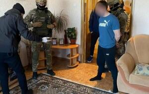 Задержали мужчину в его квартире