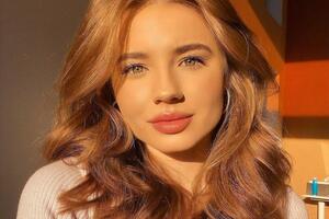 Василенко: Я помню просто, что он сверху, он огромный. Я не могу вылезти