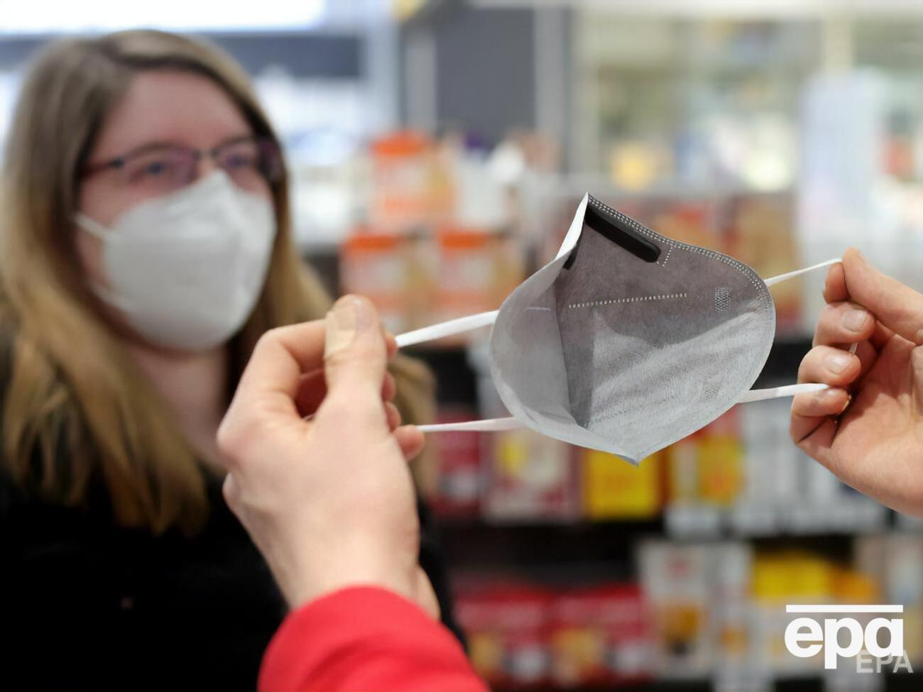 Темпи зростання госпіталізацій із COVID-19 упали удвічі, повідомили у КШЕ