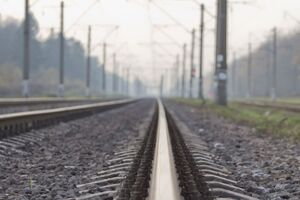 Керівництву залізниці й Міністерству інфраструктури треба зосередитися на підвищенні операційної ефективності, вважає експерт