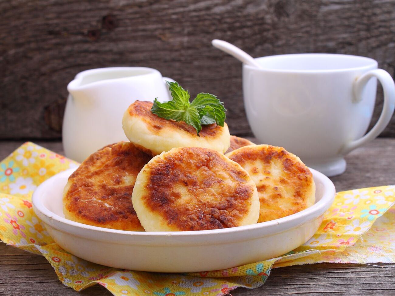 Дімопулос рекомендує використовувати для приготування сирників вівсяне або рисове борошно