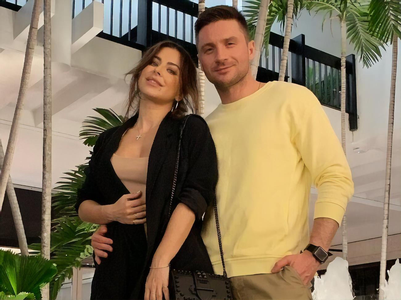 Ани Лорак и Лазарев&nbsp;вместе отдыхали в Майами,&nbsp;ходят друг к другу в гости&nbsp;и часто обмениваются в сети репликами