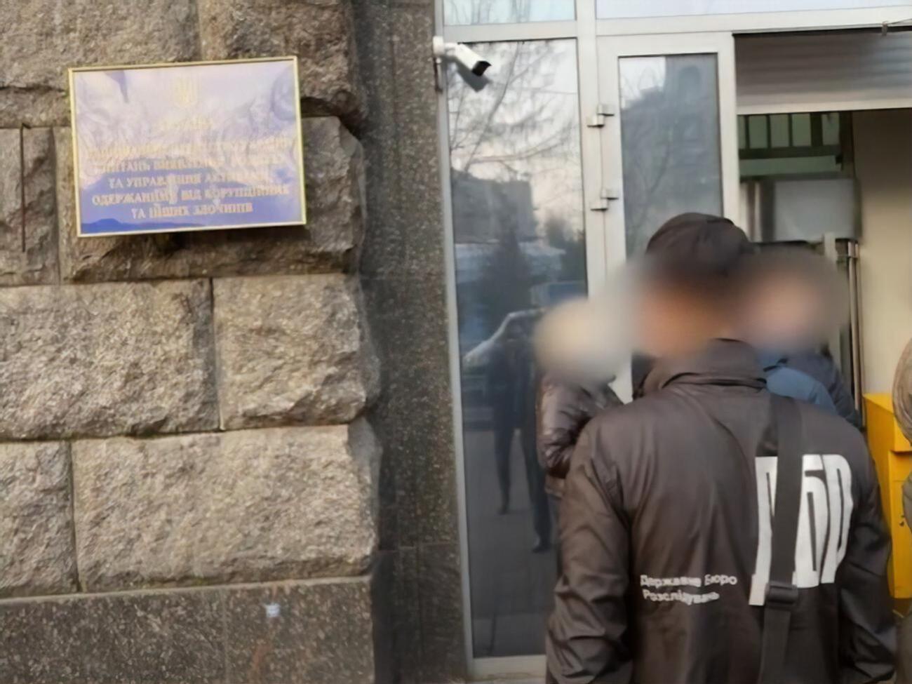 Обыски прошли в центральном офисе агентства и дома у сотрудников